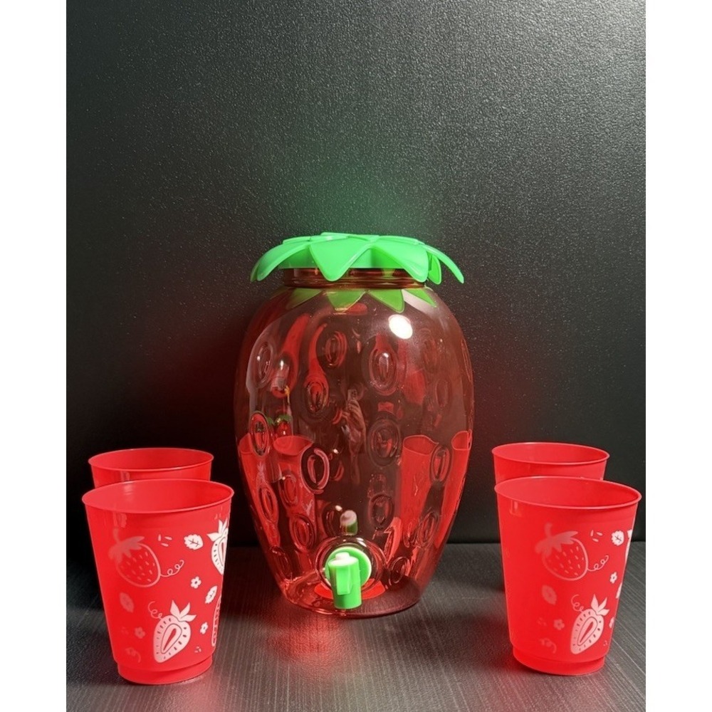 Set Strawberry Shaped Tumbler with Straw and Strawberry Decor Summer Party - Picture 6 of 7